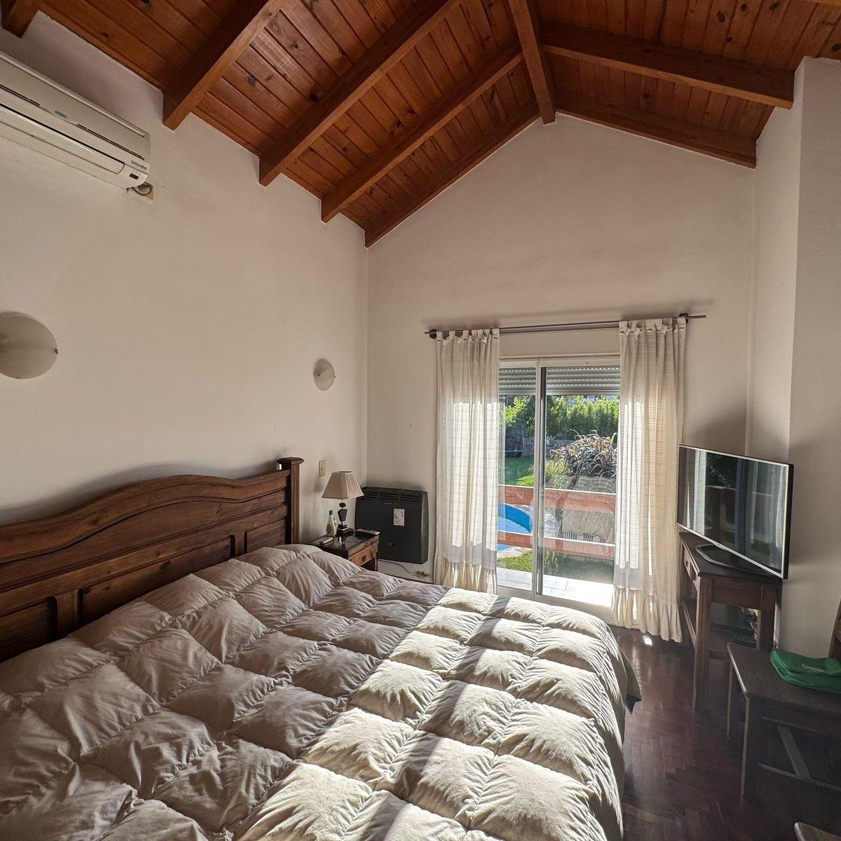 Venta Casa en Barrio Los Algarrobos 3