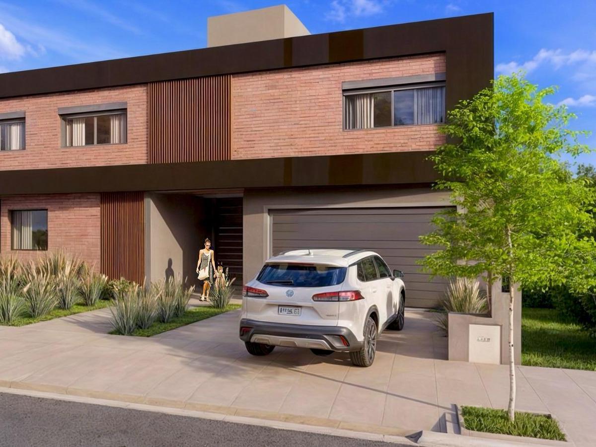 Casa en Venta 4 Dormitorio con Pileta en Greenville 2 3