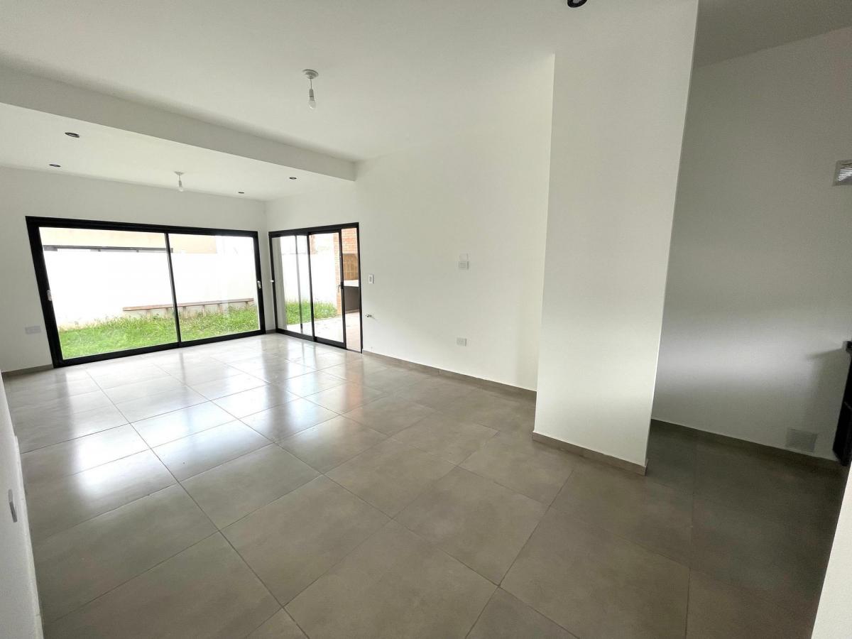 Rincones de Manantiales Duplex en Venta 3 Dorm. 4