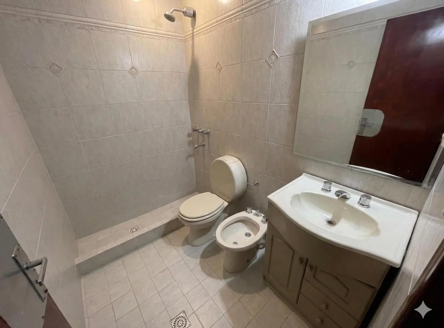 CASA EN VENTA BARRIO SAN RAFAEL 3 DORMITORIOS Y 3 BAÑOS 5