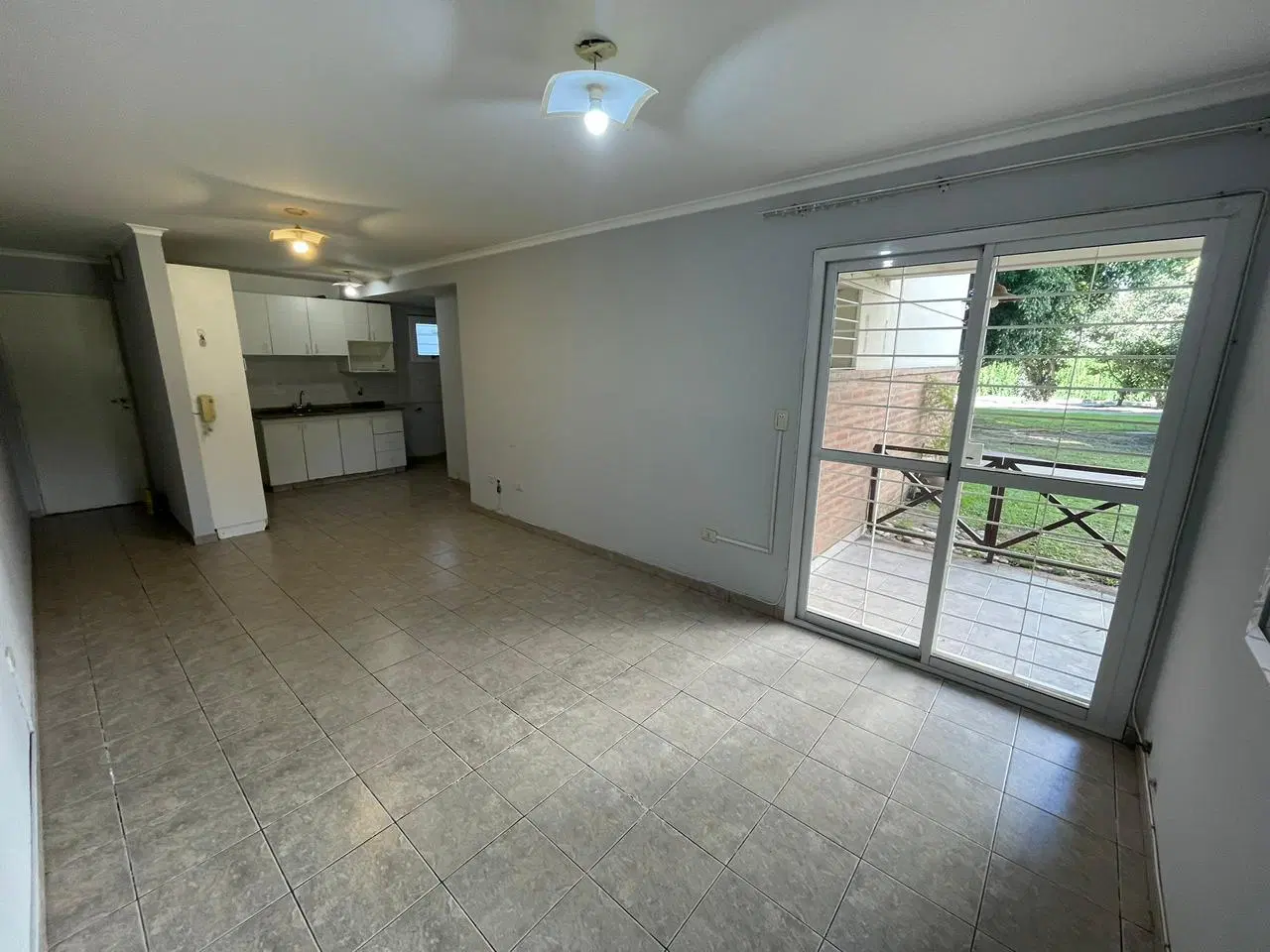 SOLARES DEL PILAR ZONA SUR ALQUILER DEPARTAMENTO 2 DORMITORIOS CON COCHERA 4