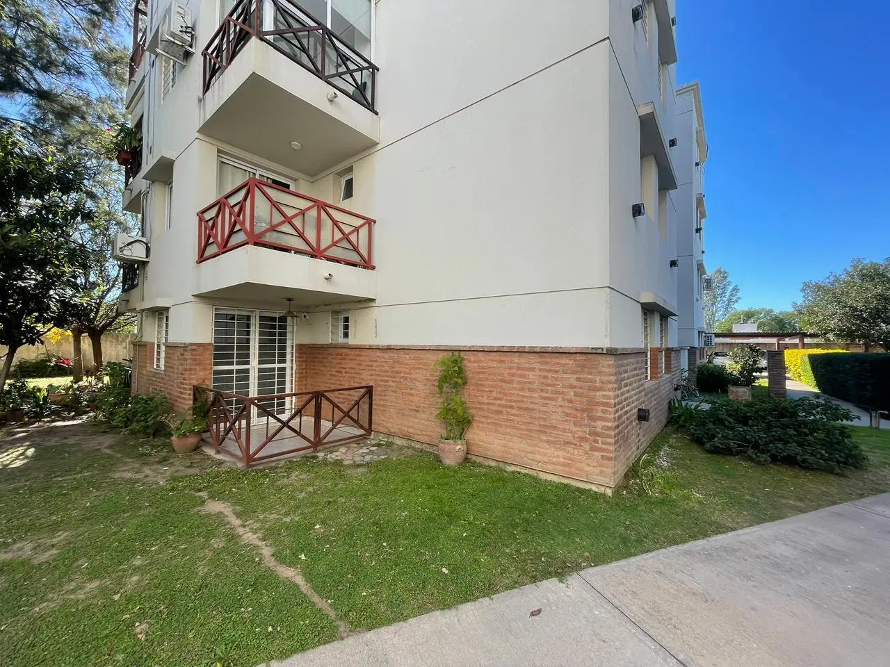 SOLARES DEL PILAR ZONA SUR ALQUILER DEPARTAMENTO 2 DORMITORIOS CON COCHERA 2