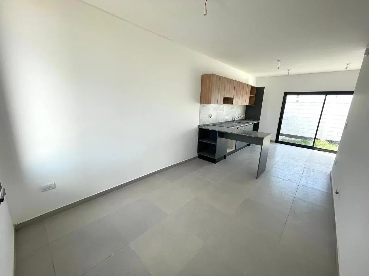 DEPARTAMENTO EN ALQUILER 2 DORMITORIOS CON COCHERA 2