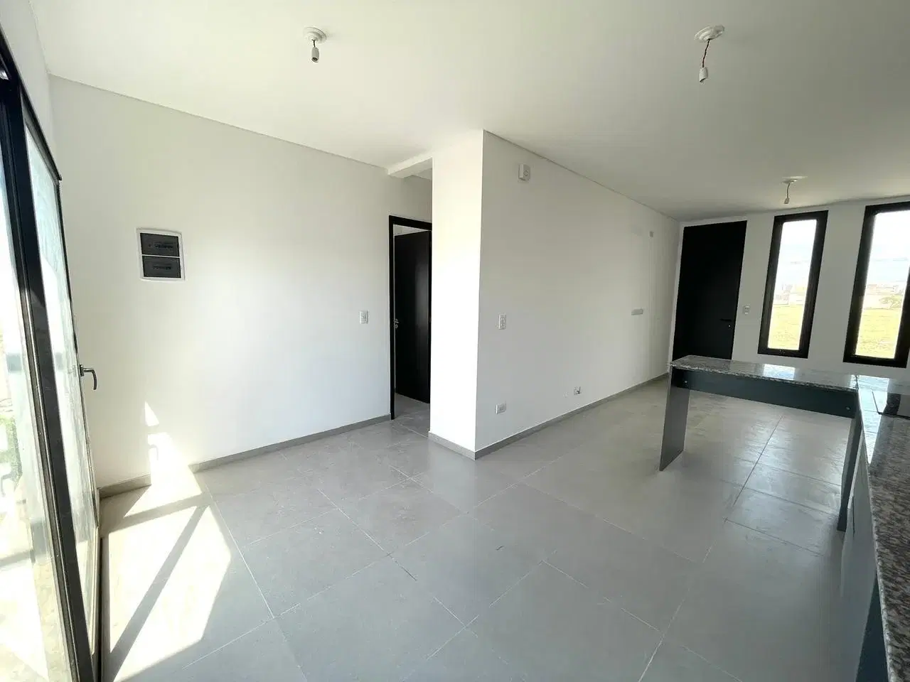 DEPARTAMENTO EN ALQUILER 2 DORMITORIOS CON COCHERA 3