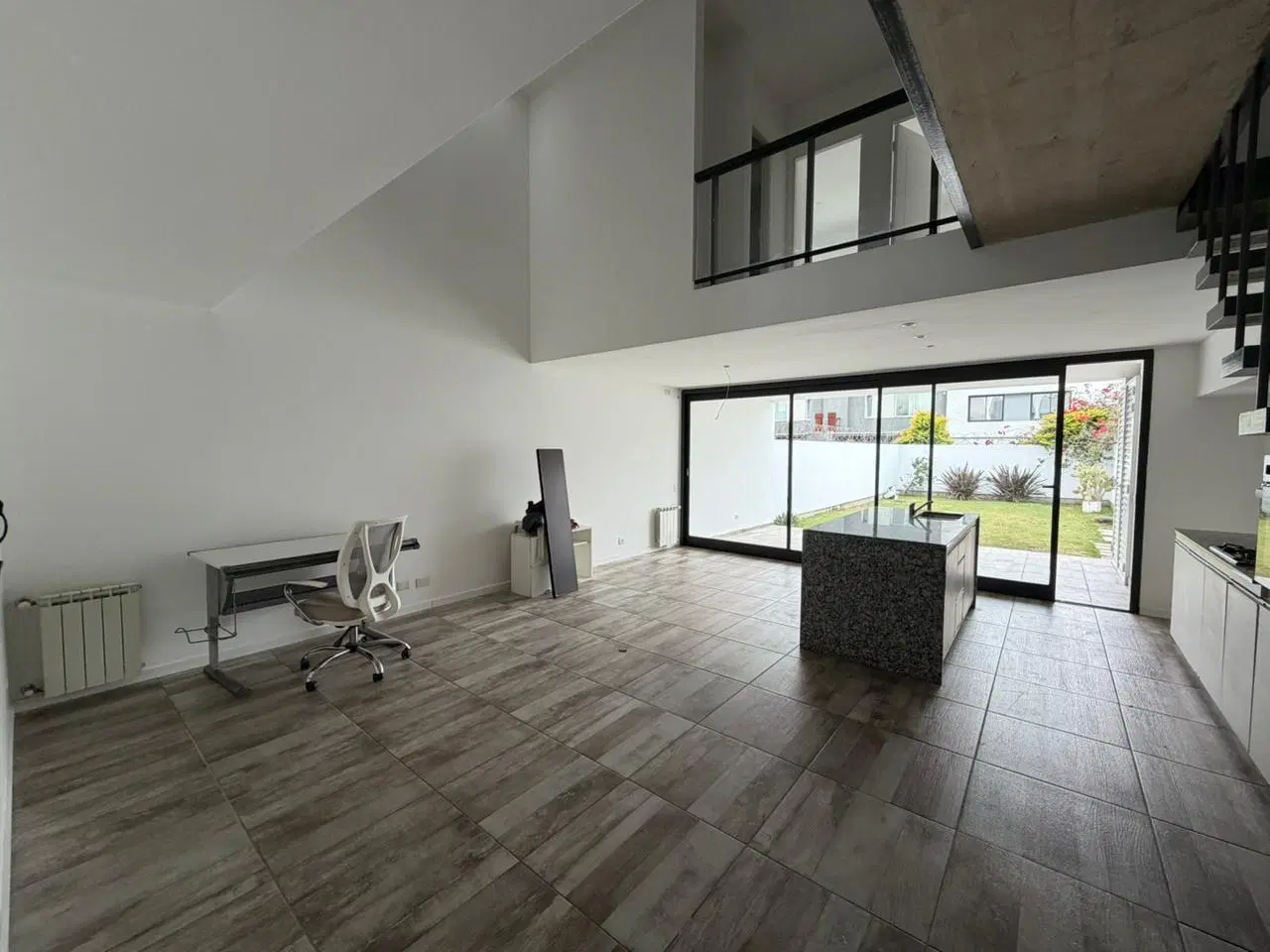 DUPLEX EN ALQUILER EN CHACRAS DEL SUR !! 2