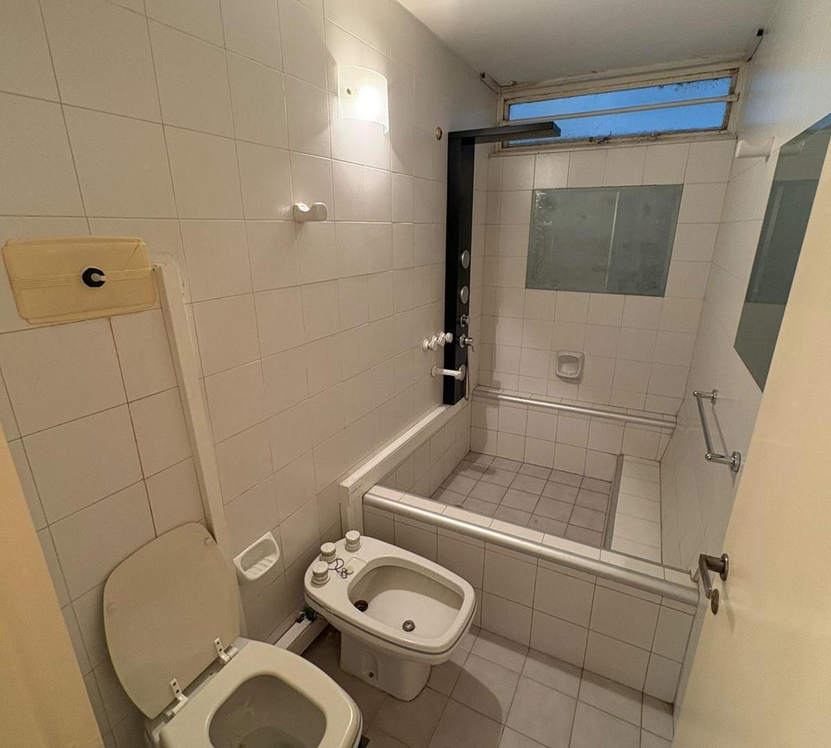 Foto de AMPLIO DEPARTAMENTO EN ZONA CENTRICA TRANQUILA, imagen 4