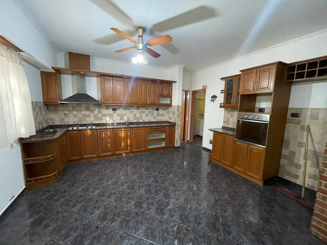 CASA EN ALQUILER EN BARRIO ZUMARAN 3 DORMITORIOS 5