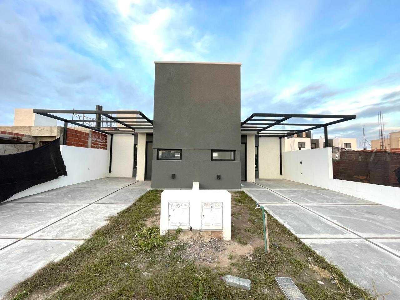 QUEBRADAS DE MANANTIALES CASA DUPLEX EN VENTA 2 DORMITORIOS