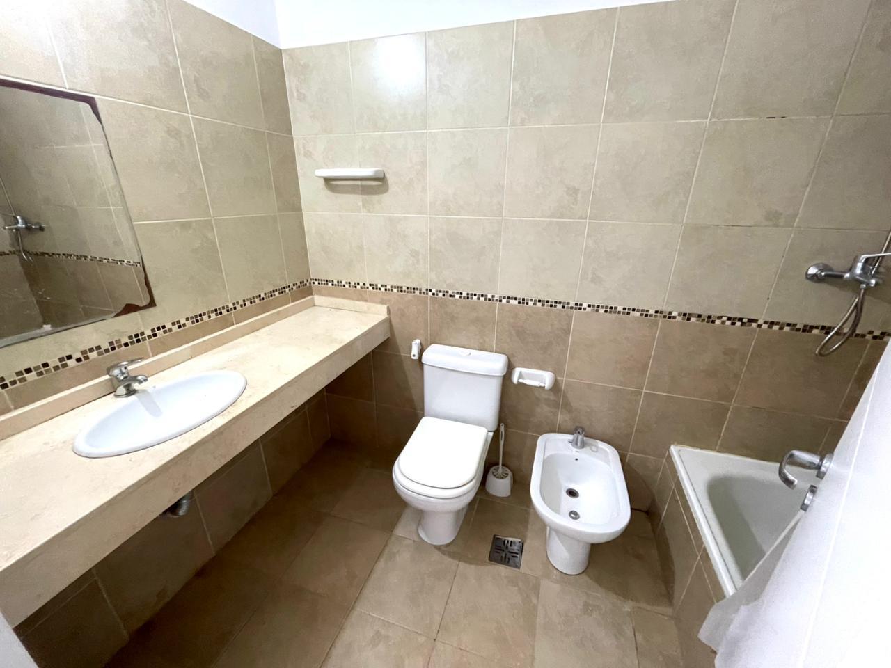 Foto de DEPARTAMENTO EN ALQUILER COMPLEJO CERRADO 3 DORMITORIOS CON COCHERA, imagen 5