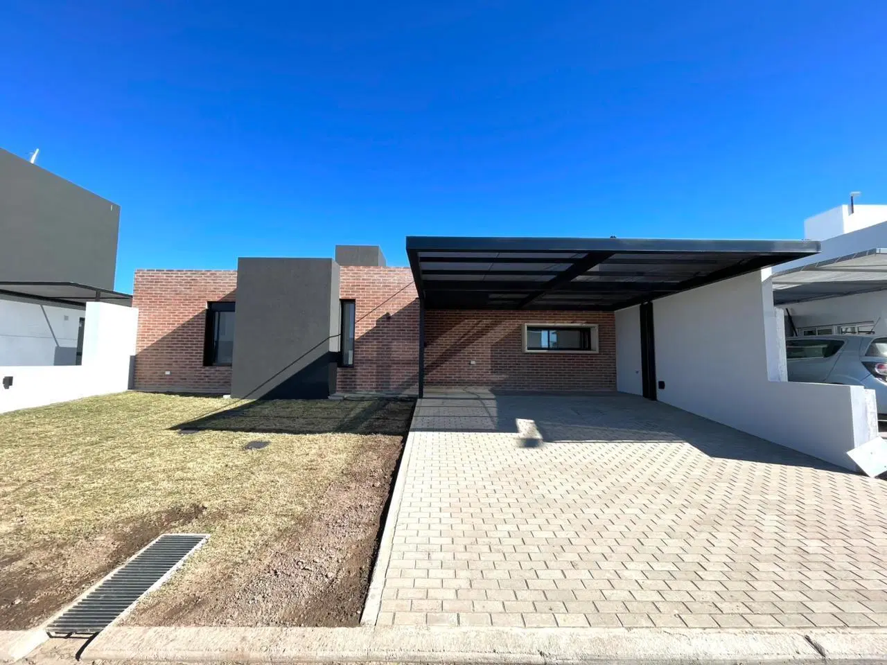 RINCONES DE MANANTIALES CASA EN VENTA A ESTRENAR PLANTA BAJA 8