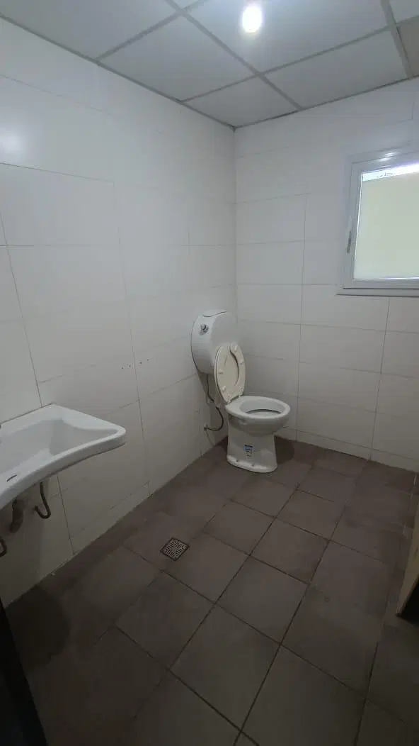 EXCELENTE LOCAL COMERCIAL EN ALQUILER 8