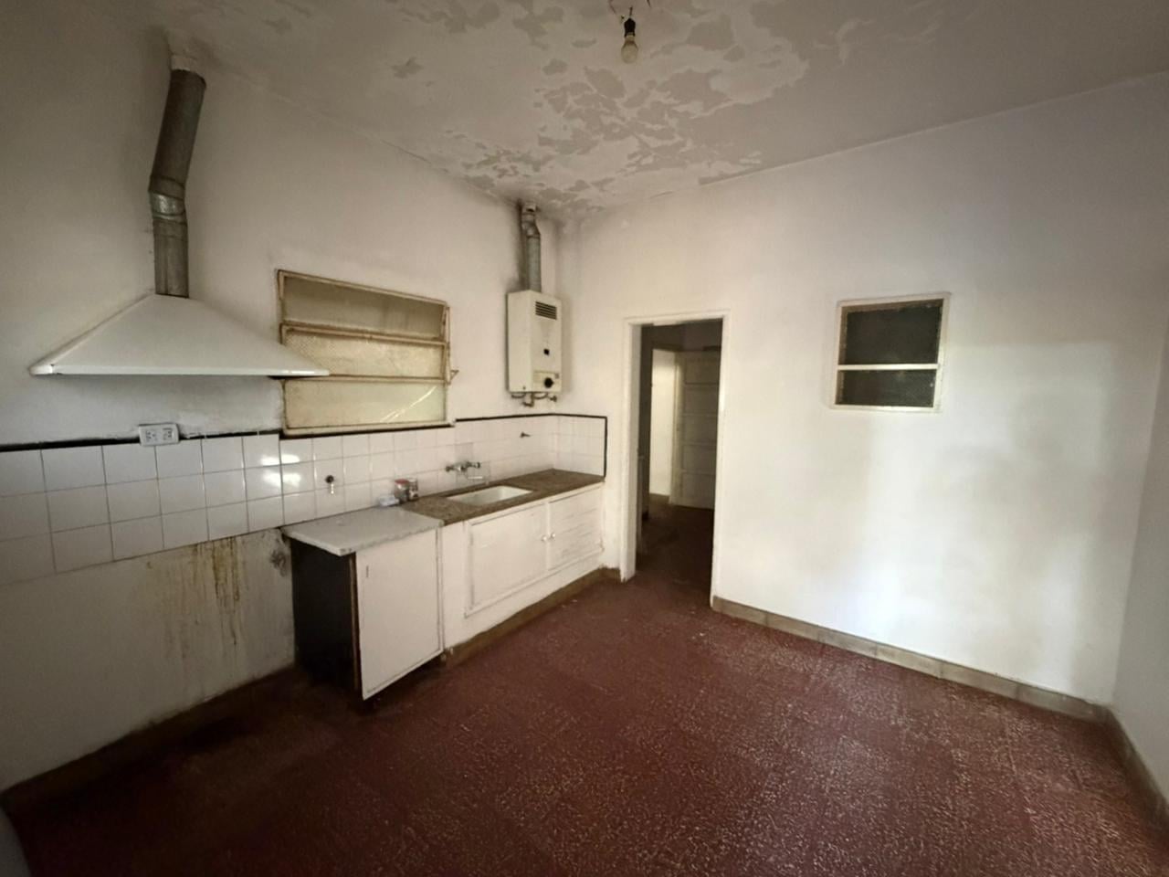 Foto de CASA EN VENTA A RECICLAR A MTS DEL SHOPPING JOCKEY, imagen 3