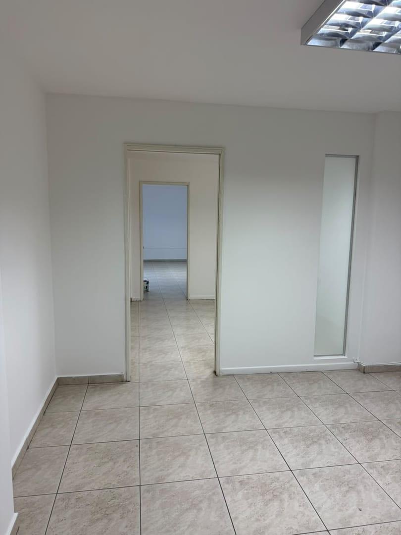 Foto de EXCELENTE OFICINAS EN ALQUILER - CENTRO 27 DE ABRIL, imagen 3