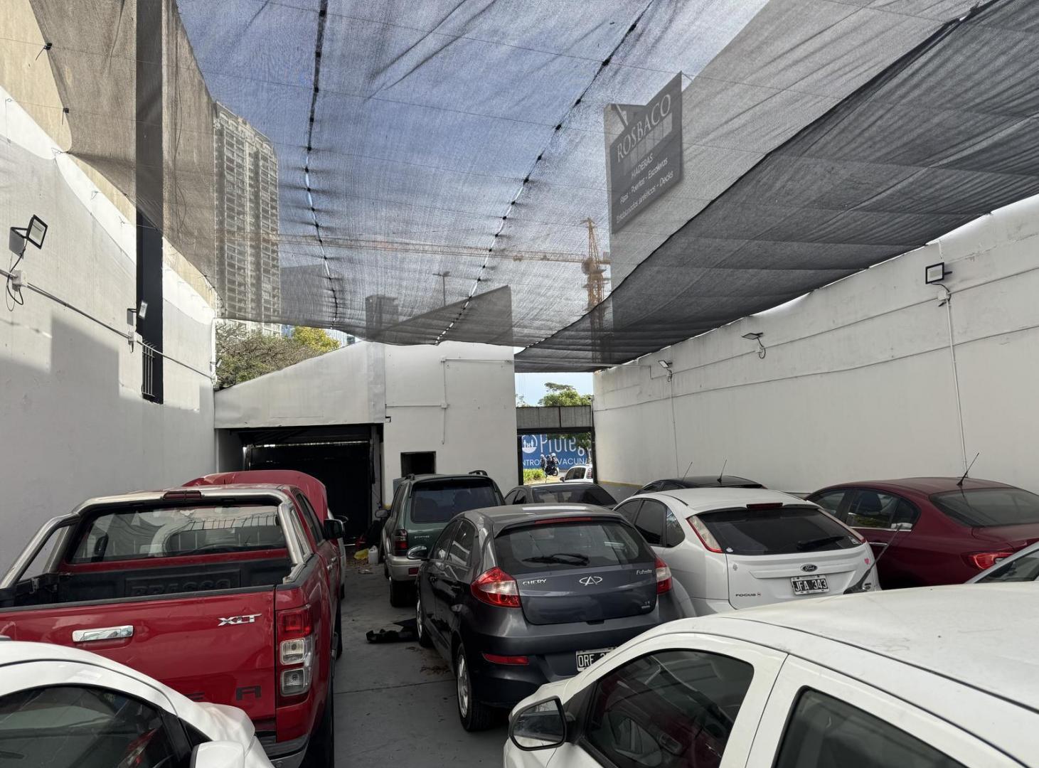 Lote sobre Avenida para Local Comercial