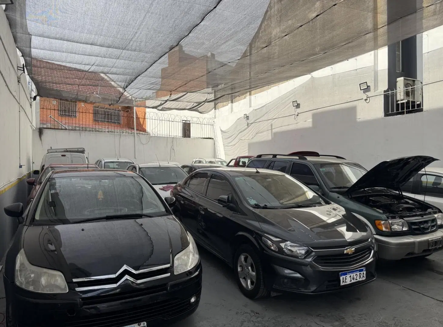 Lote sobre Avenida para Local Comercial 1