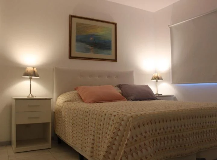 DEPARTAMETNO EN PINAMAR CENTRO CON PILETA PARA 4 PERSONAS