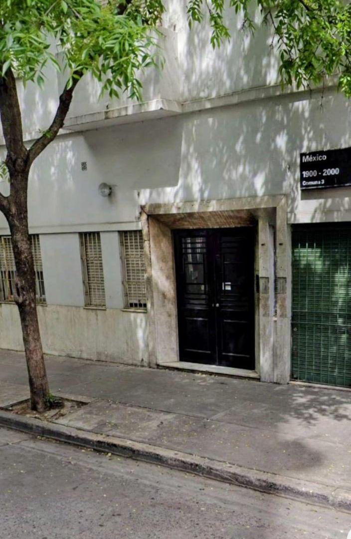 Foto de Monoambiente en venta - Patio -TOTALMENTE A RECICLAR- Balvanera, imagen 5