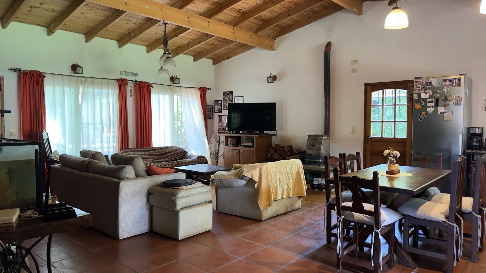 Casa en venta 5 ambientes 3-4 dormitorios quincho dependencia Quinta Loma Verde Escobar