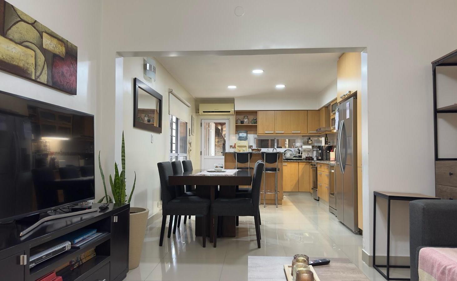 Foto de Casa en venta 3 dormitorios Quincho Parrilla Pileta Garage cubierto, imagen 1