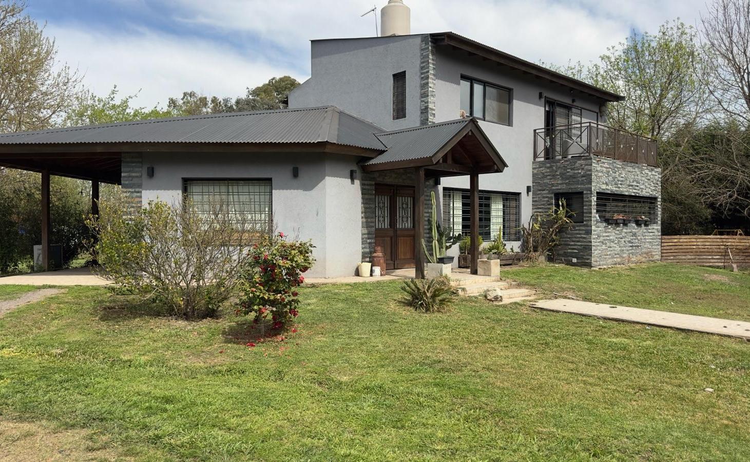 Foto de Casa en venta Loma Verde Escobar 3 dormitorios pileta amplio parque, imagen 2