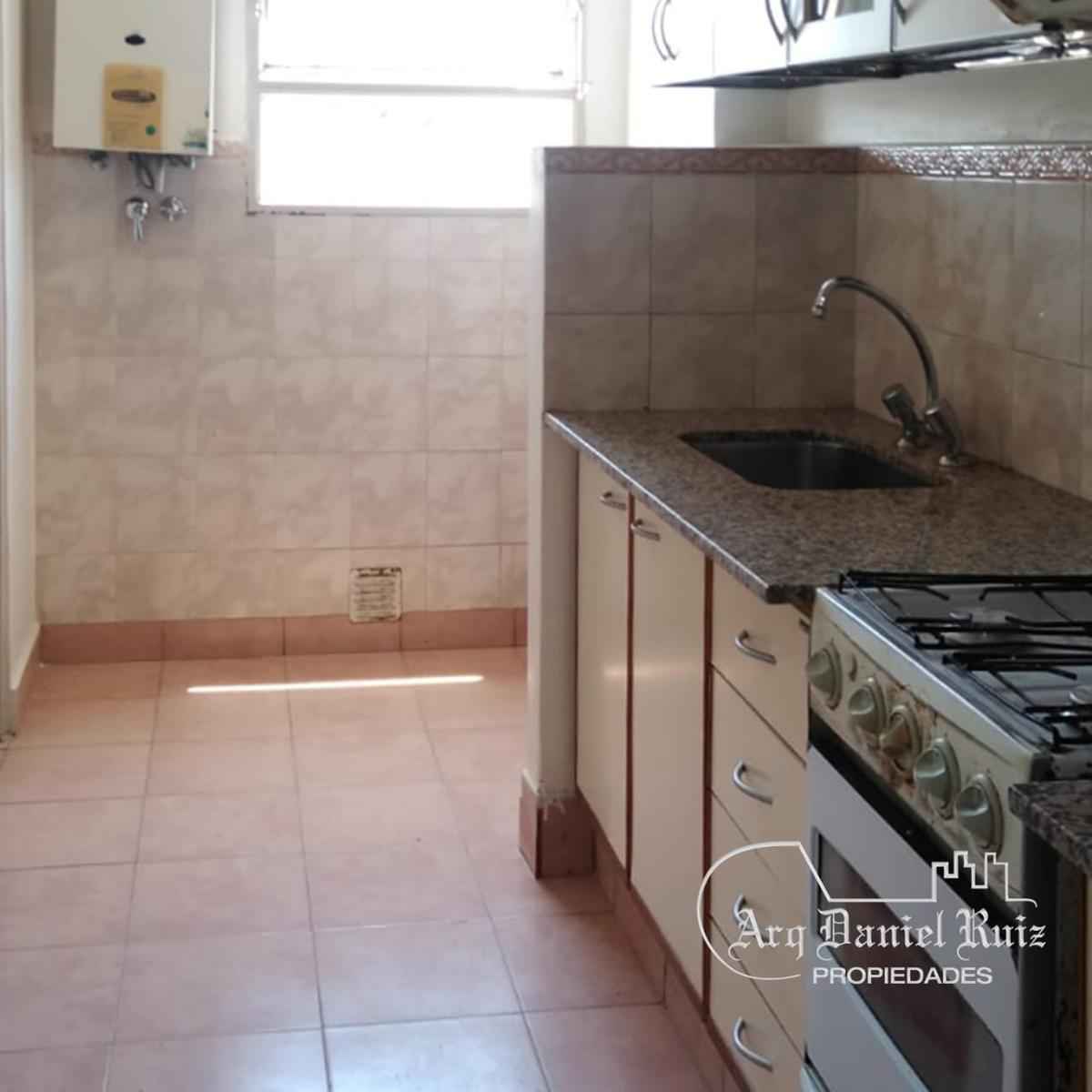 Dpto. 2 Dorm. en Venta en Muñecas 1ra Cuadra 3