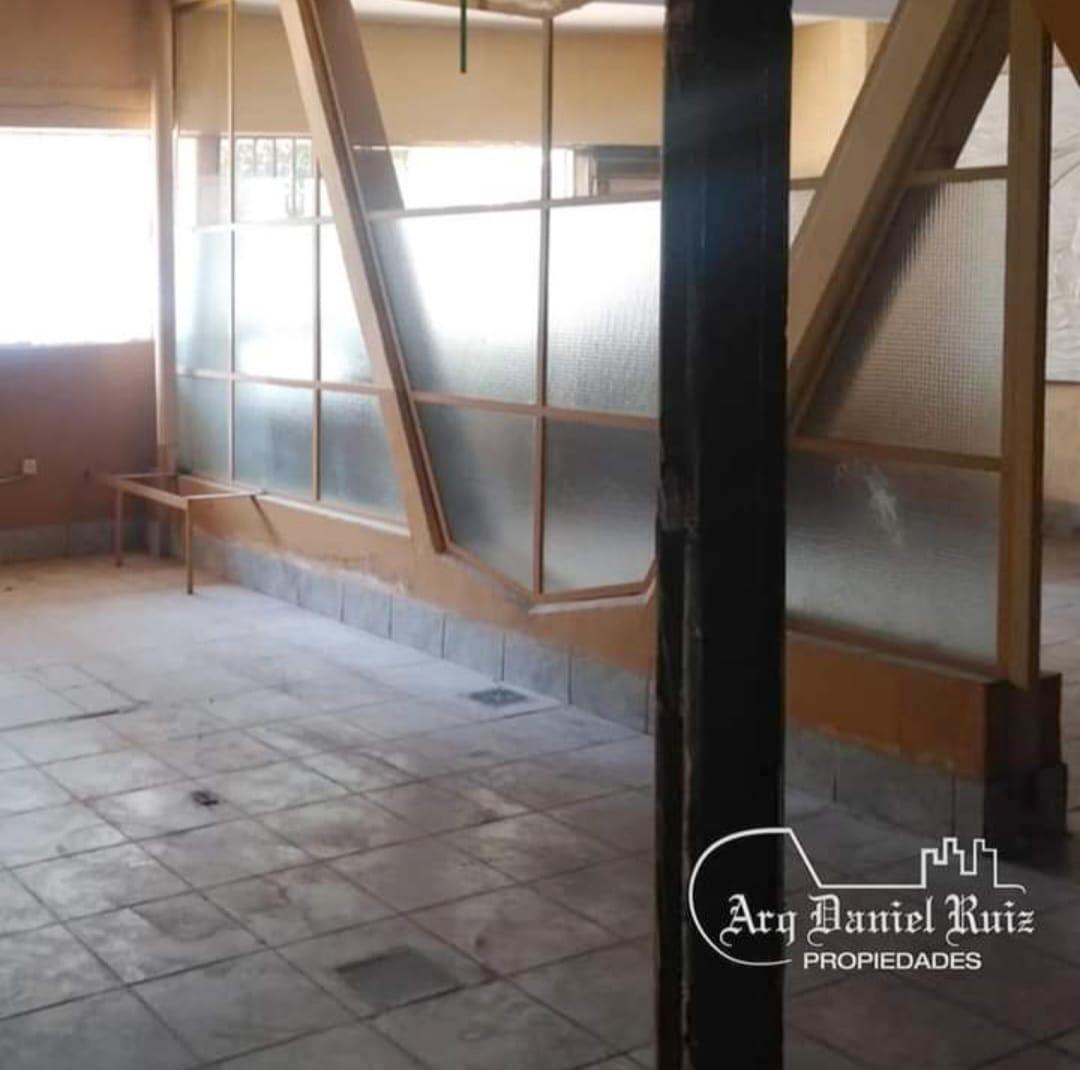 Edificio Comercial en Venta Altura Av Alem 250 2