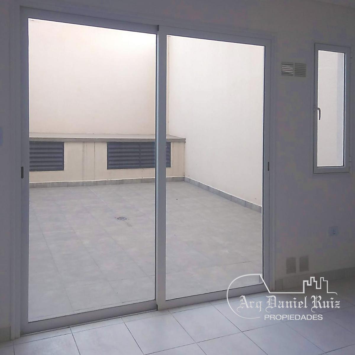 ¡Retasamos! Planta Baja de 1 Dormitorio en Próspero García 1ra Cdra. ¡Imperdible Descuento! 4