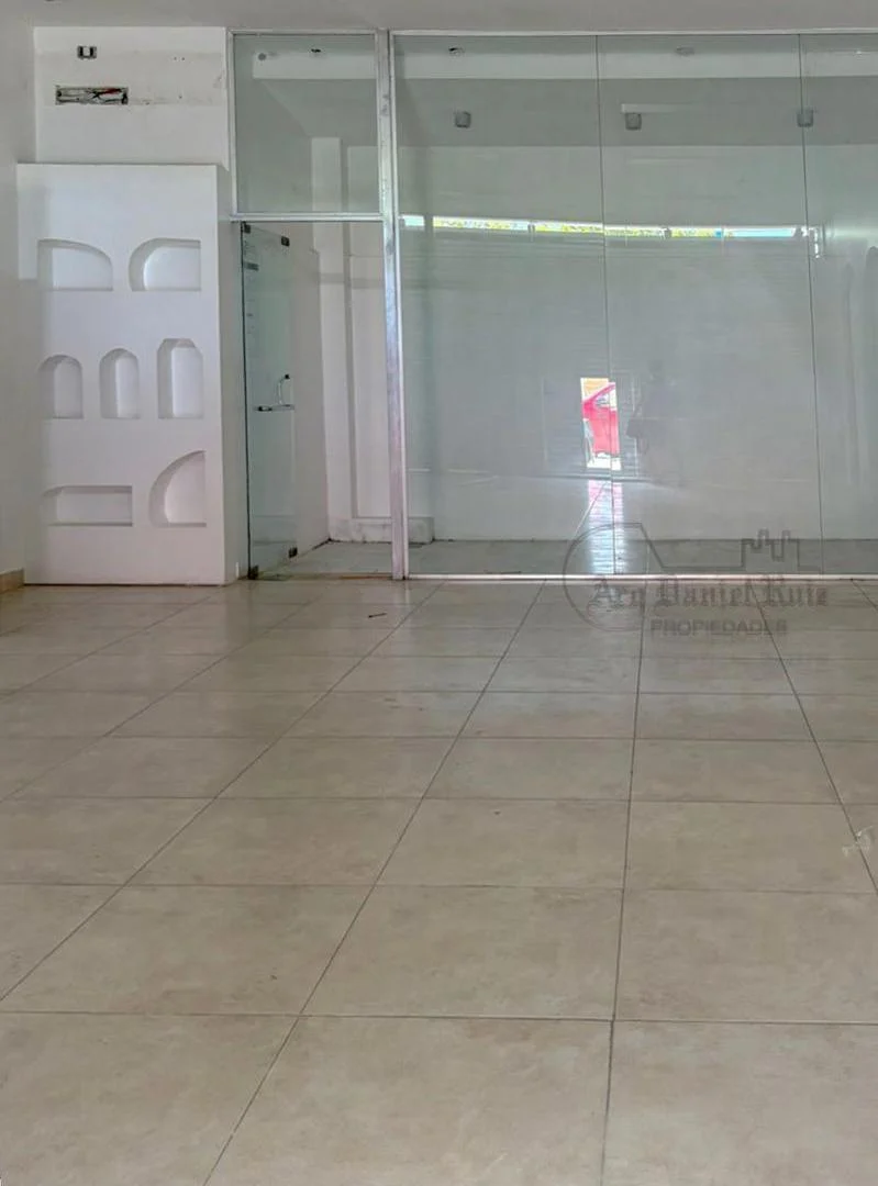 Foto de Local Comercial en Av. Belgrano 2700, imagen 3
