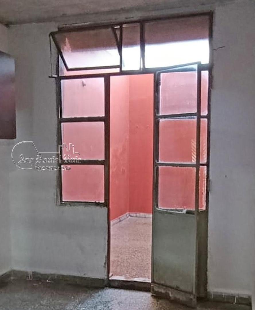Casa 2 dormitorios con patio y terraza en Santiago 1100