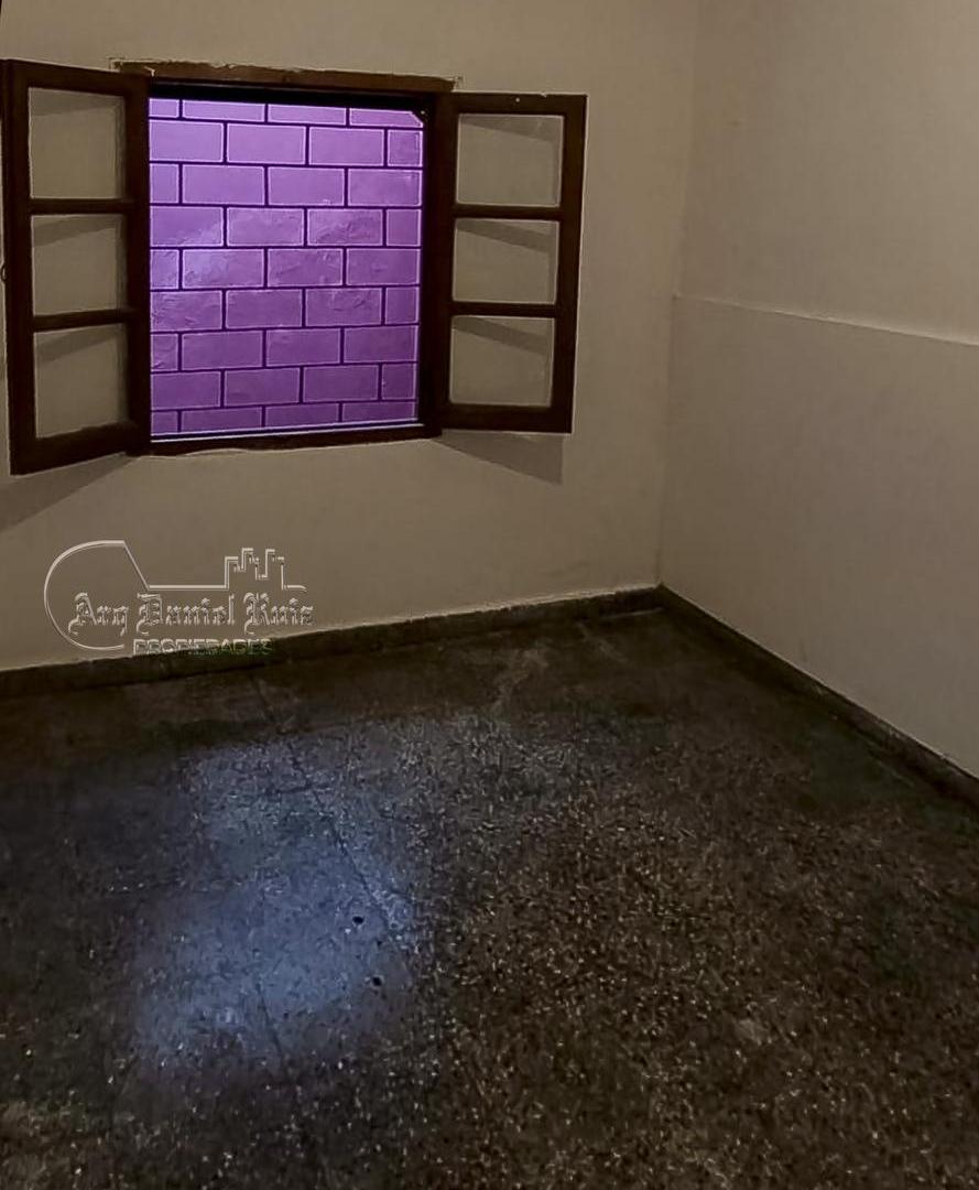Casa 2 dormitorios con patio y terraza en Santiago 1100