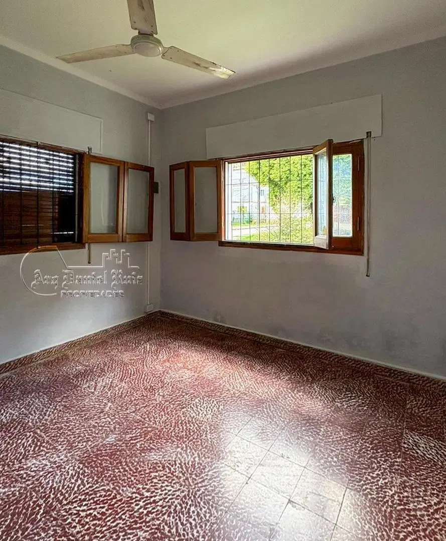 Casa 2 dormitorios en Azcuénaga 900 1