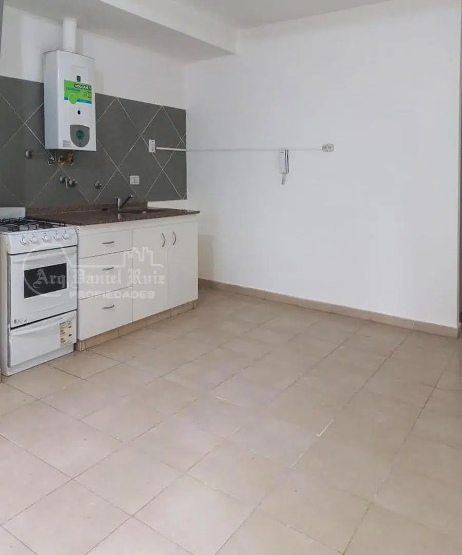 Departamento 1 dormitorio y balcón a la calle en Buenos Aires 400 4