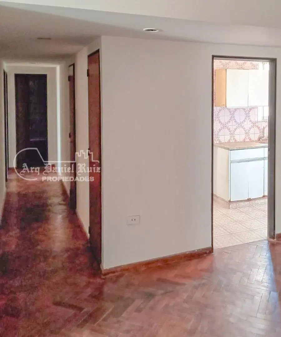 Departamento 3 dormitorios y dependencia con baño en 9 de Julio al 200 3