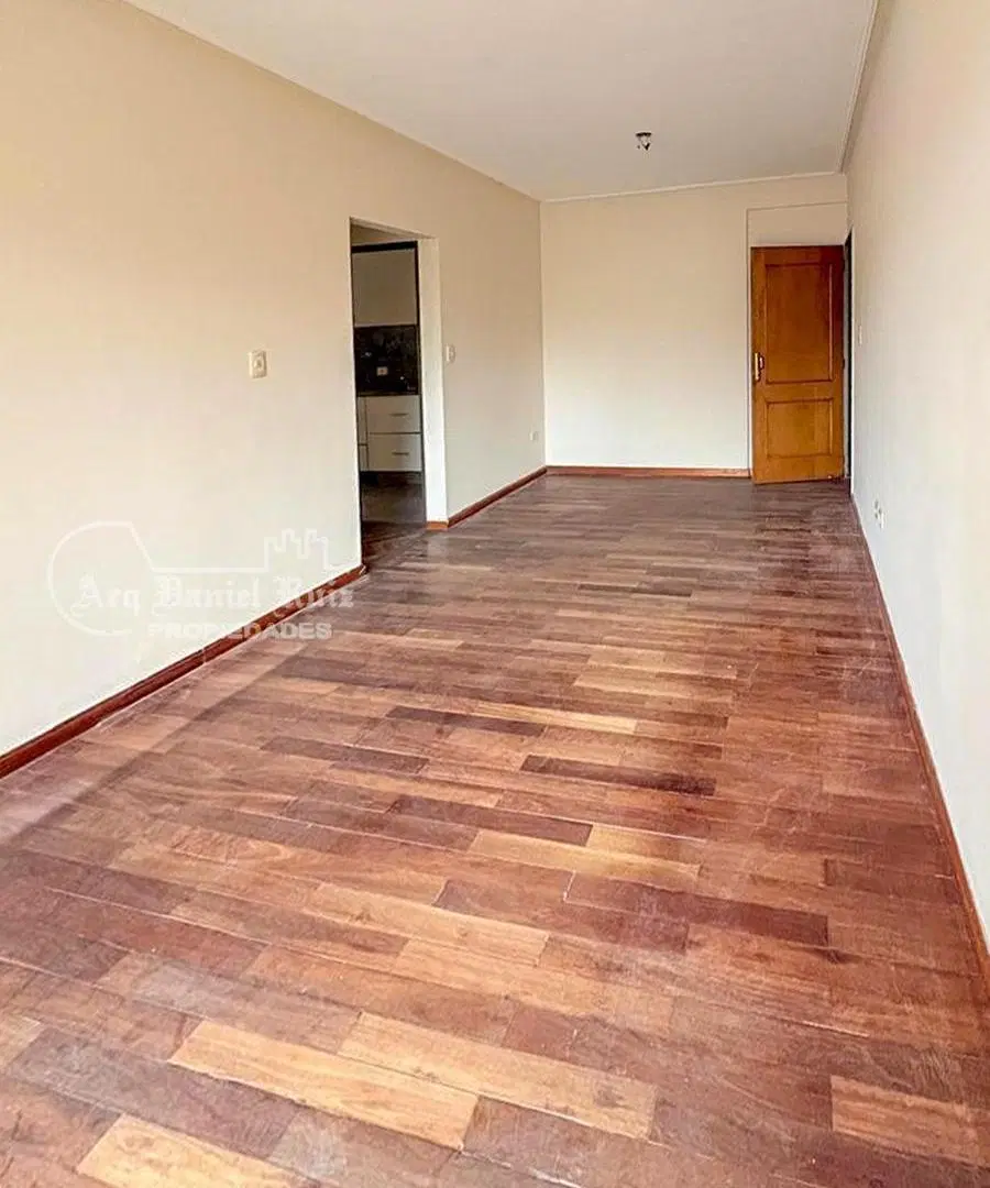 Departamento 2 dormitorios en esquina de Balcarce y Corrientes 5