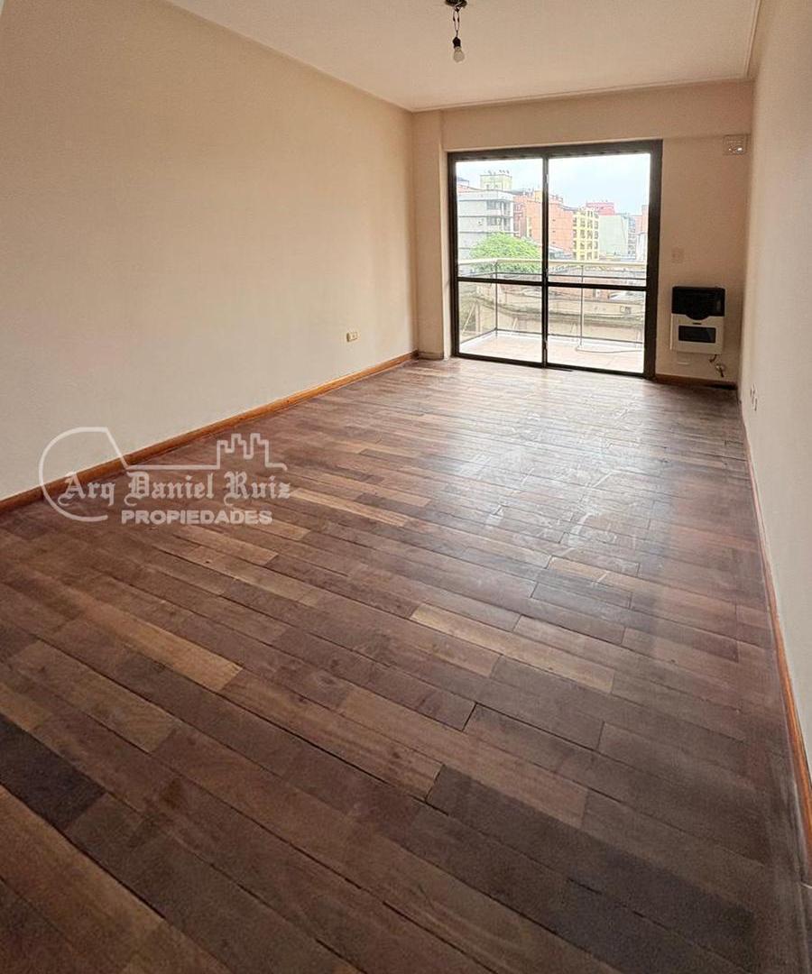 Foto de Departamento 2 dormitorios en esquina de Balcarce y Corrientes, imagen 3
