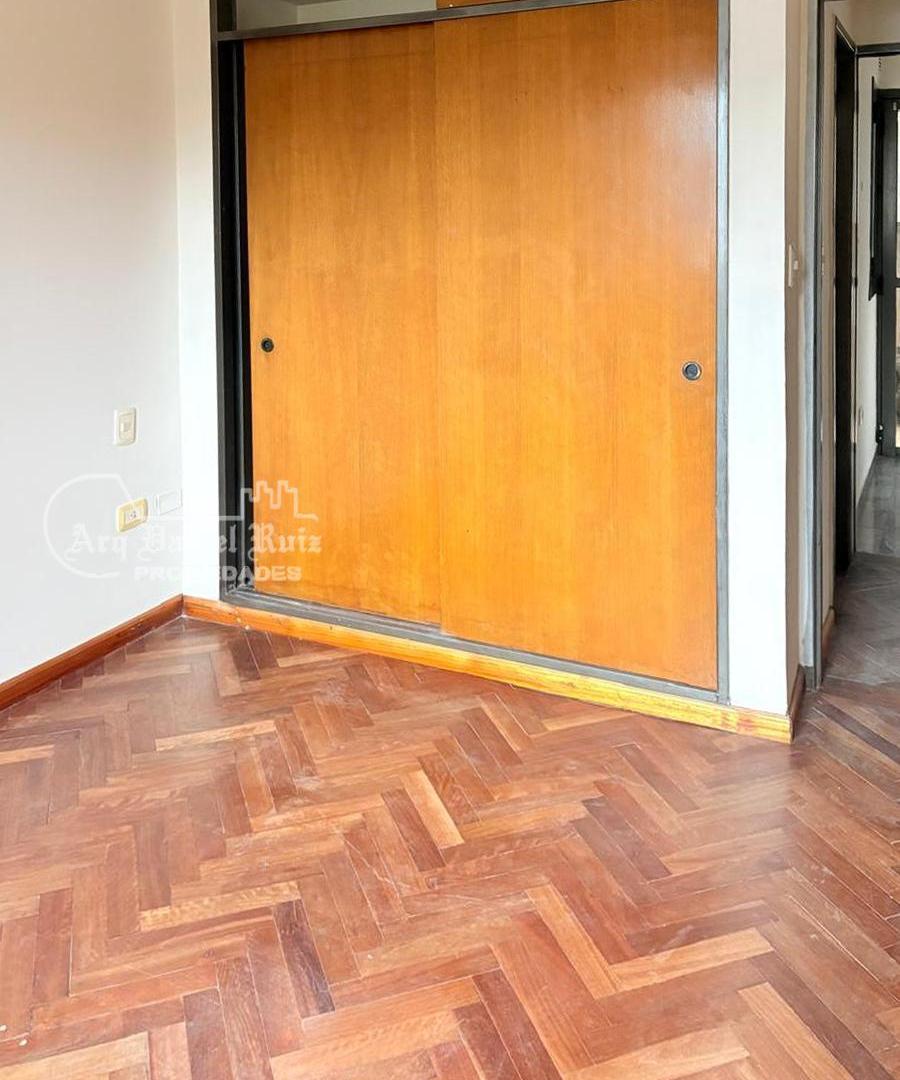 Foto de Departamento 2 dormitorios en esquina de Balcarce y Corrientes, imagen 2