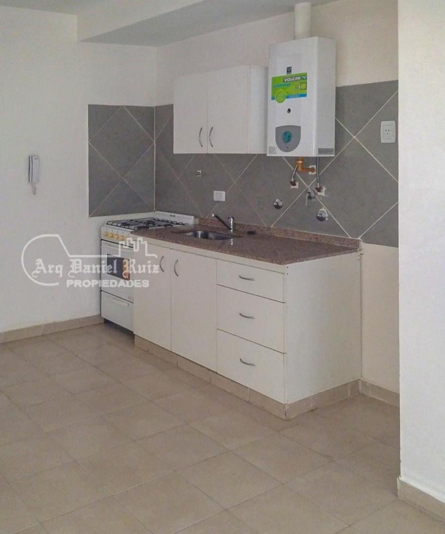 Foto de Departamento 1 dormitorios y patio en Buenos Aires al 400, imagen 4