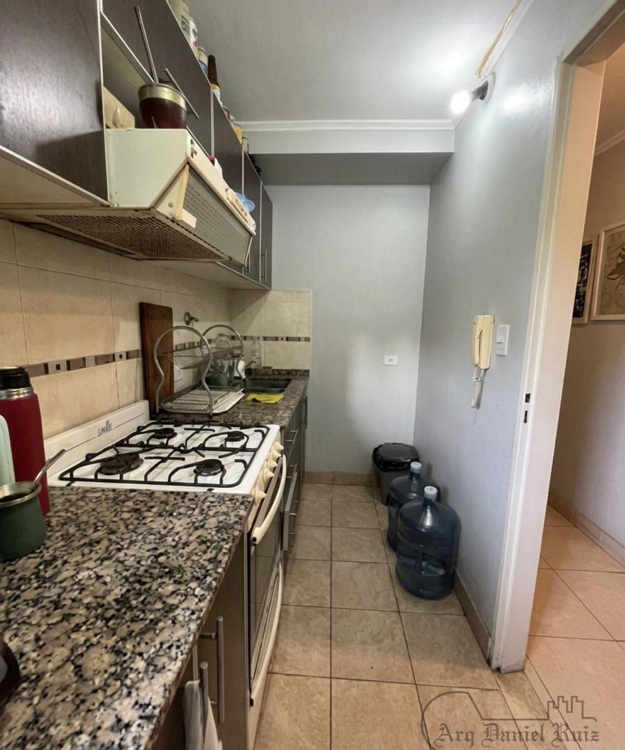 Foto de Departamento 2 dormitorios y balcón frontal en Bs. As. al 600, imagen 2