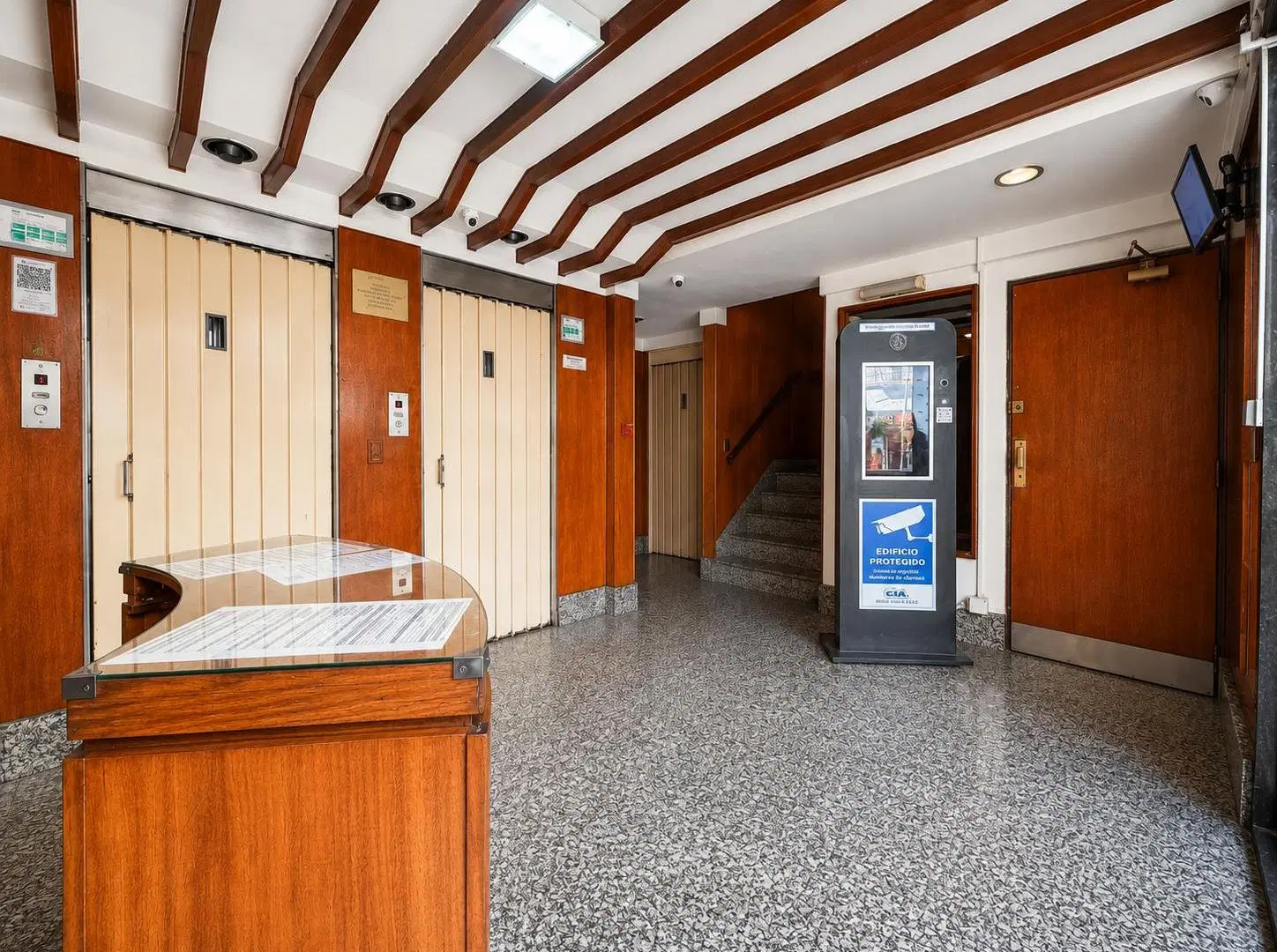 Departamento de 2 ambientes Av. Acoyte y Rivadavia 4