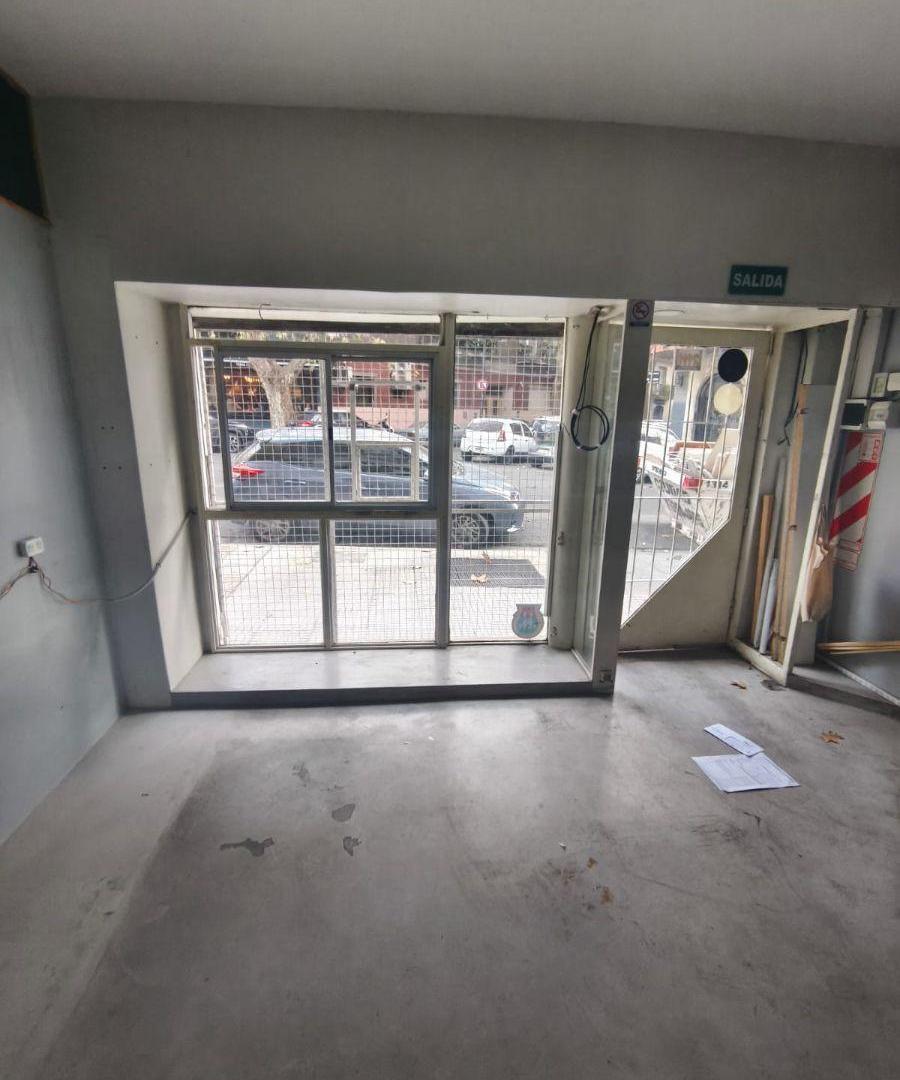 Foto de Local comercial en alquiler - Belgrano C, imagen 1