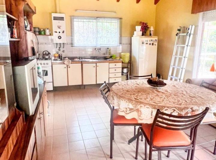 Casa con patio y pileta en Funes Town 1