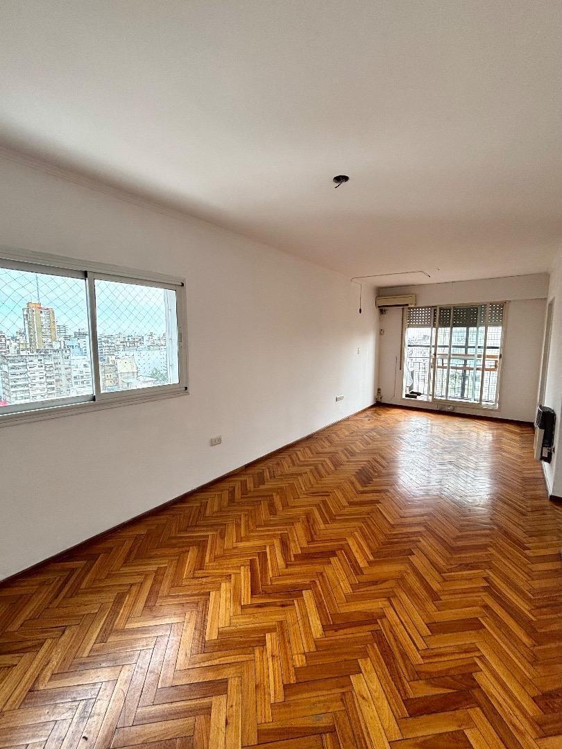 DEPARTAMENTO DE DOS DORMITORIOS C/ COCHERA