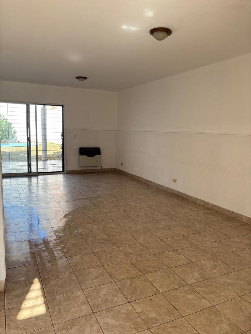Foto de CASA DE 3 DORMITORIOS, PATIO Y PILETA, imagen 1
