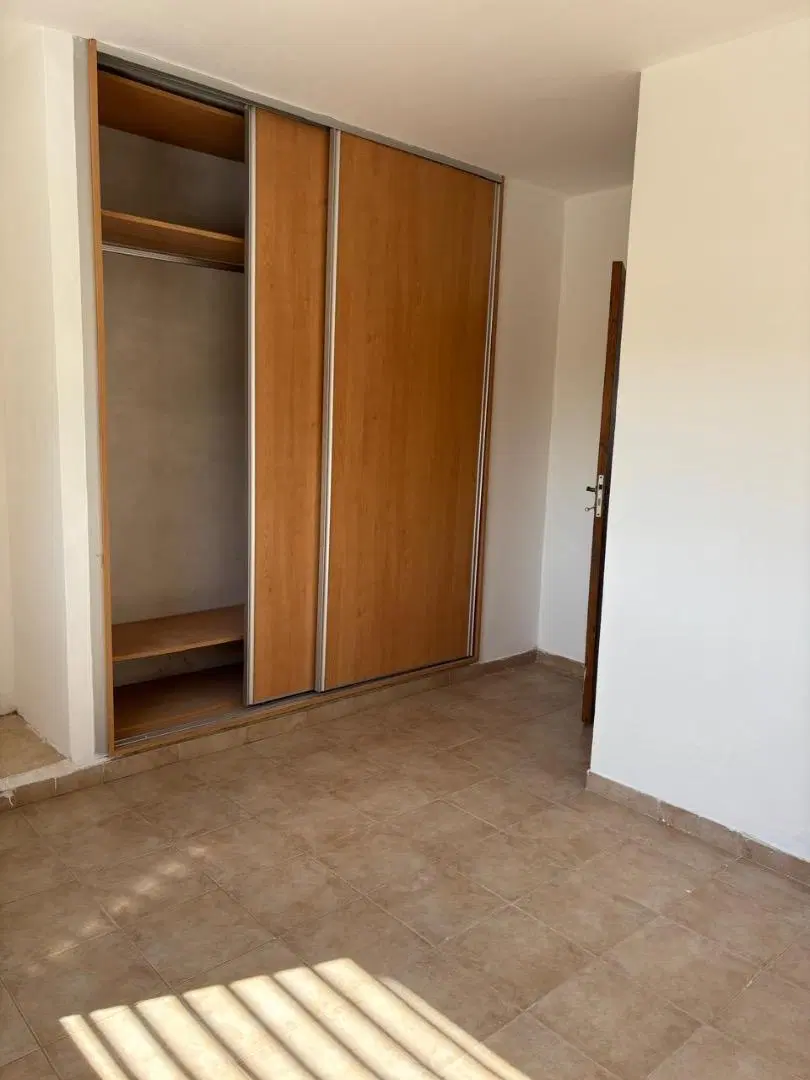 CASA DE 3 DORMITORIOS, PATIO Y PILETA 4