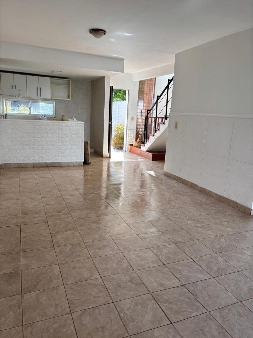 Foto de CASA DE 3 DORMITORIOS, PATIO Y PILETA, imagen 3