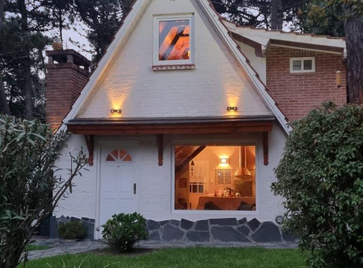 Casa estilo Cabaña en Pinamar Norte Max 3 pax 1