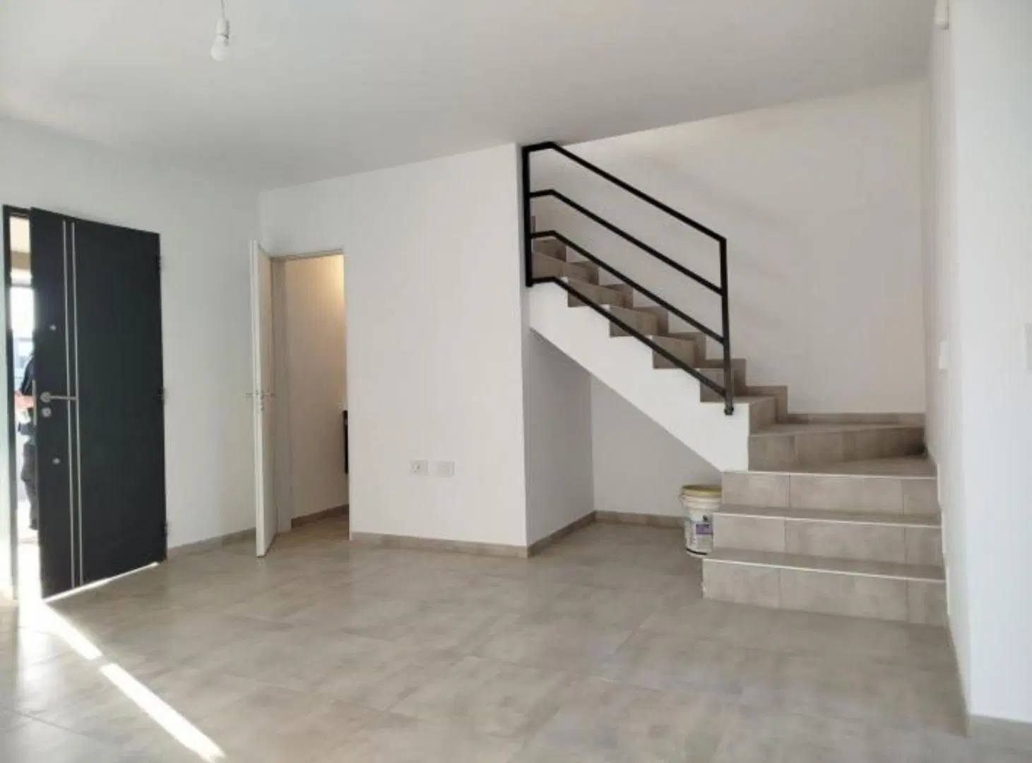 SE ALQUILA DUPLEX DE 3 DORMITORIOS EN RINCONES DE MANANTIALES 4
