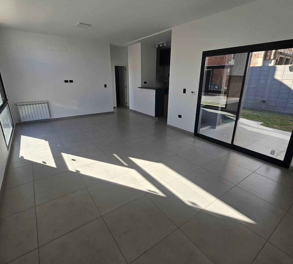 Foto de DUPLEX A LA VENTA EN COLINAS DE MANANTIALES, imagen 3