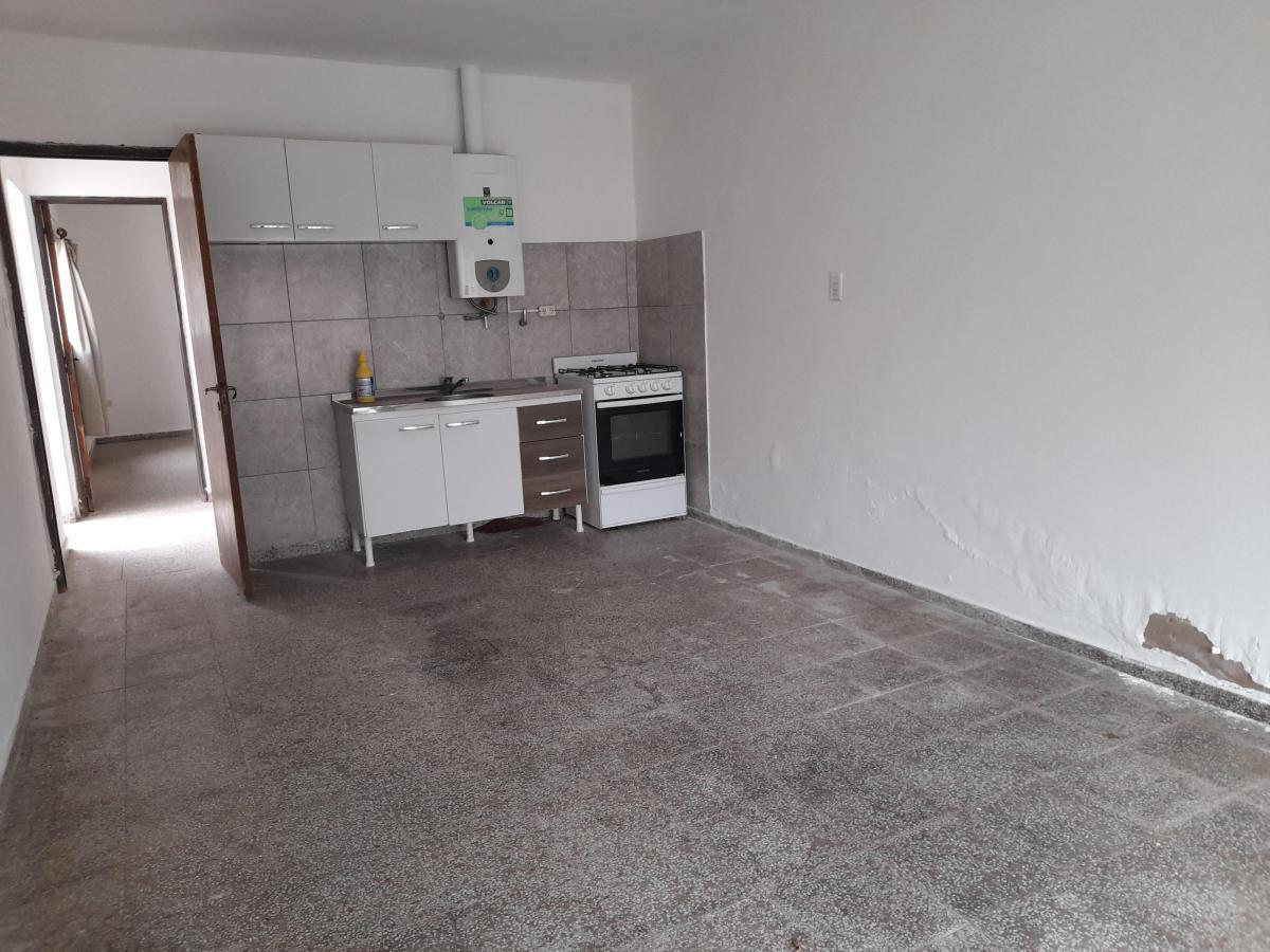Casa + Locales + Departamento a m de Capdevilla 4