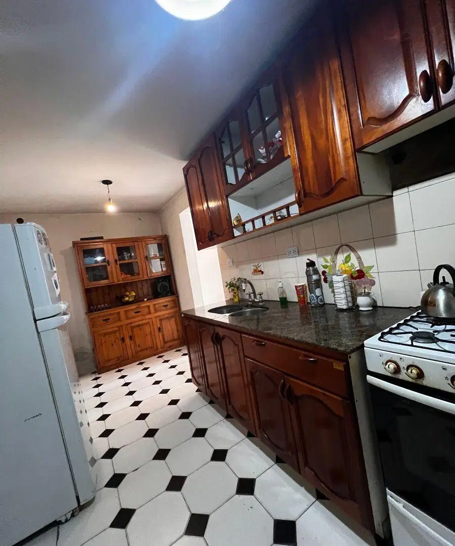 Amplia casa + monoambiente Ideal inversor. 4
